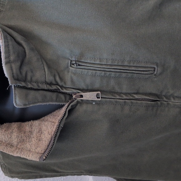 ✨ Green Carhartt Duck Mock Neck Sherpa Lined Vest Size Women's Large - Picture 3 of 10